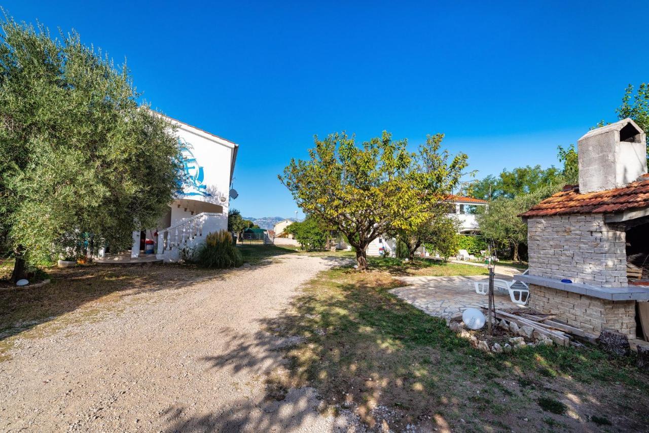 Apartments With A Parking Space Nin, Zadar - 10414 Exterior photo