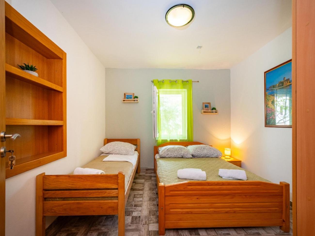 Apartments With A Parking Space Nin, Zadar - 10414 Exterior photo