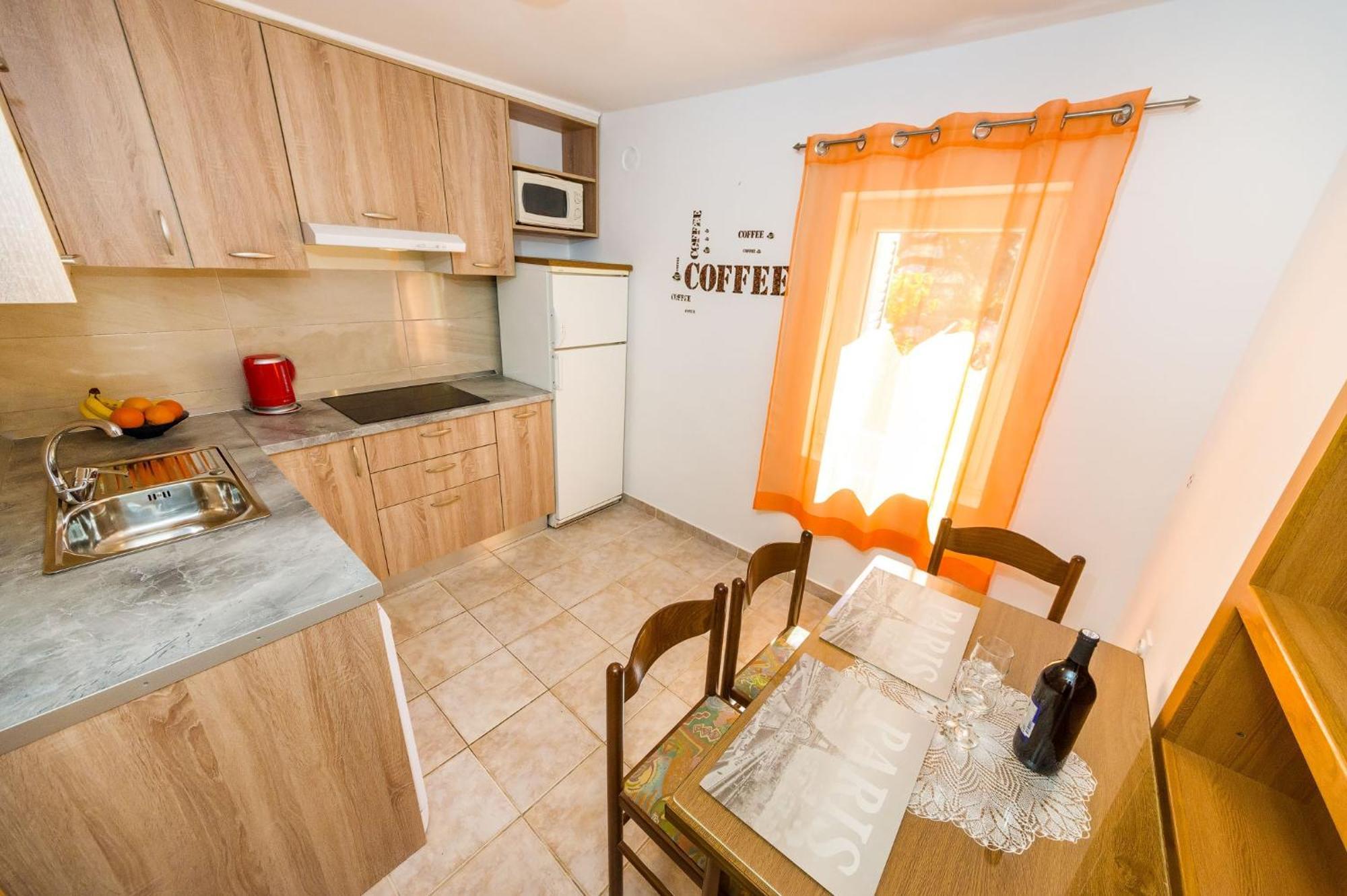 Apartments With A Parking Space Nin, Zadar - 10414 Room photo